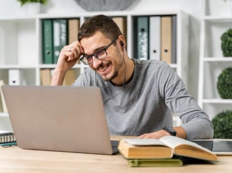 Live-Online-Unterricht und Lernportal